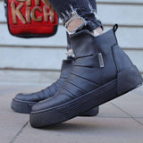 Men's Men's Luka in All Black